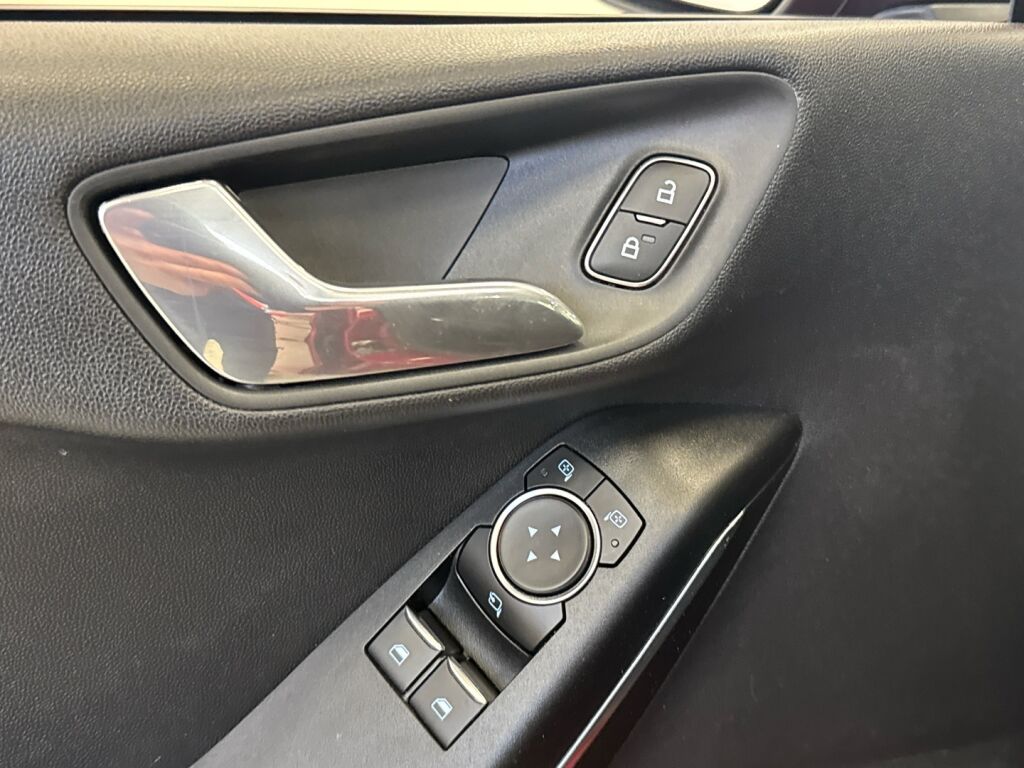 Ford Fiesta 2018 Punainen