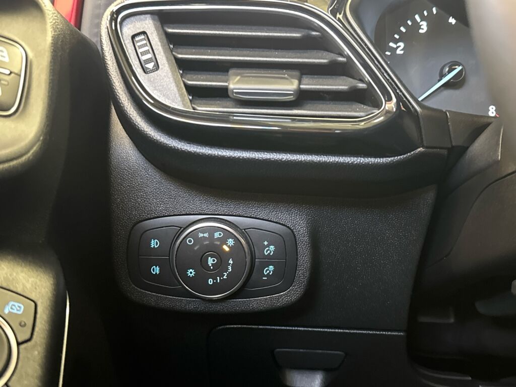 Ford Fiesta 2018 Punainen
