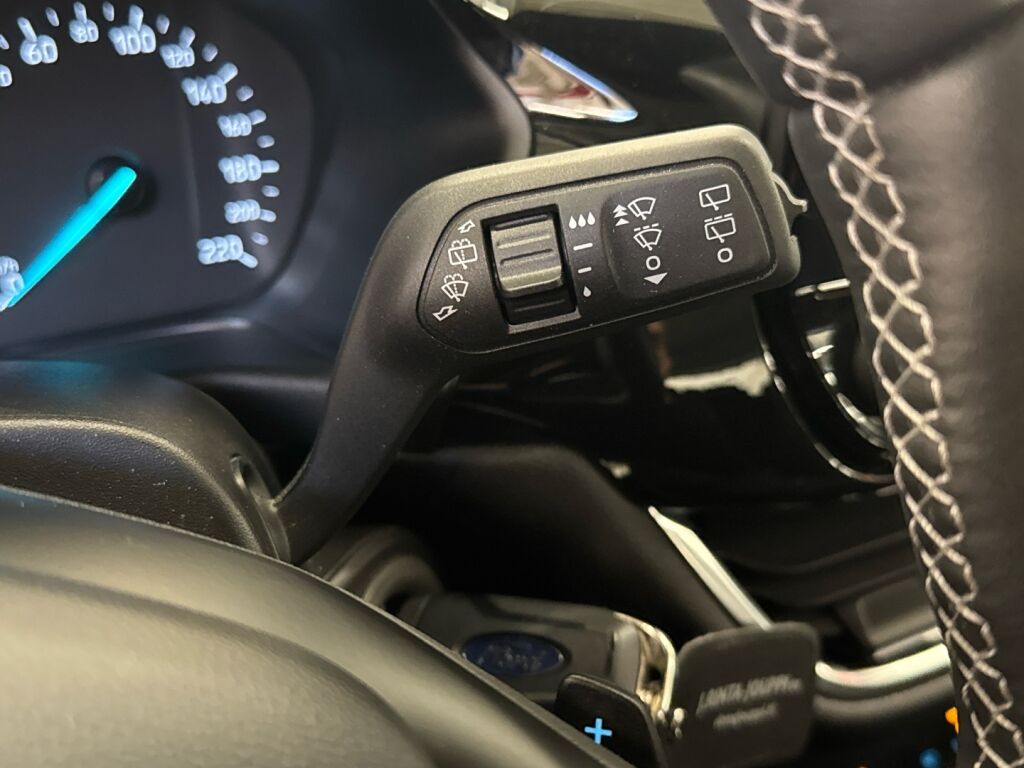 Ford Fiesta 2018 Punainen