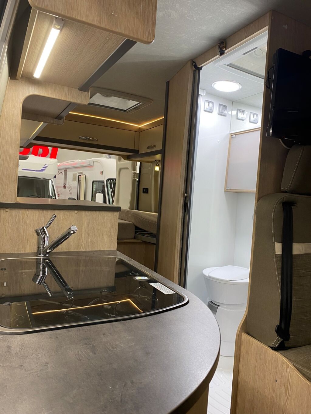 Pössl SUMMIT 640 2019 Vihreä