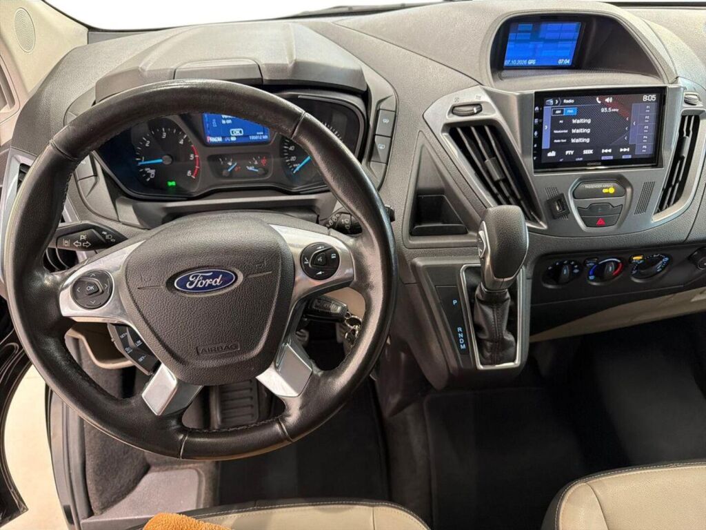 Ford Tourneo Custom 2017 Musta