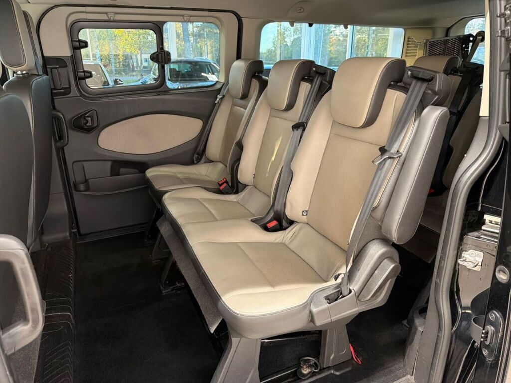 Ford Tourneo Custom 2017 Musta