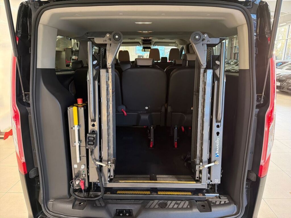 Ford Tourneo Custom 2017 Musta