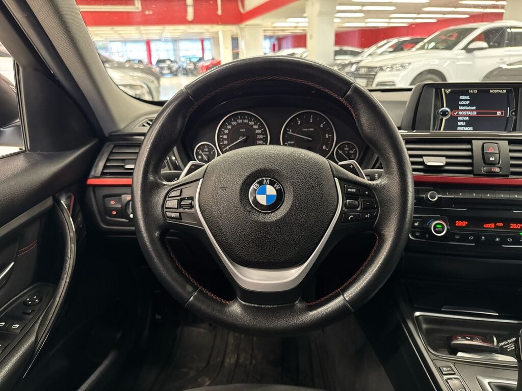 BMW 320 2013 Musta