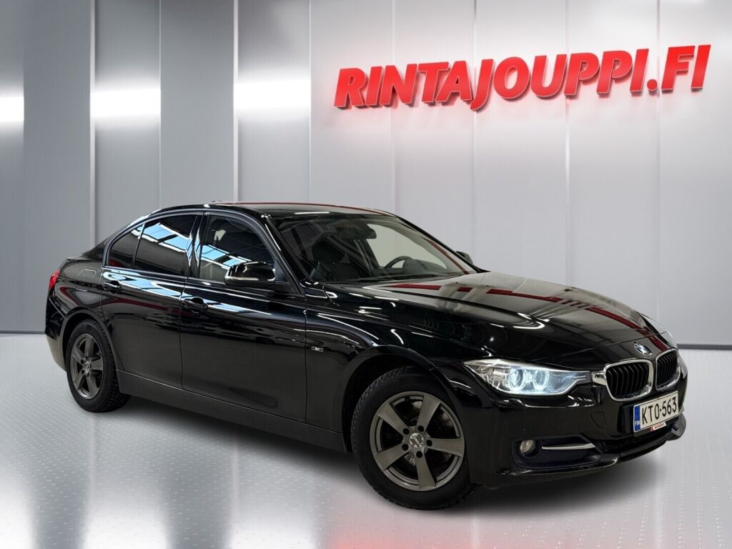 BMW 320 2013 Musta