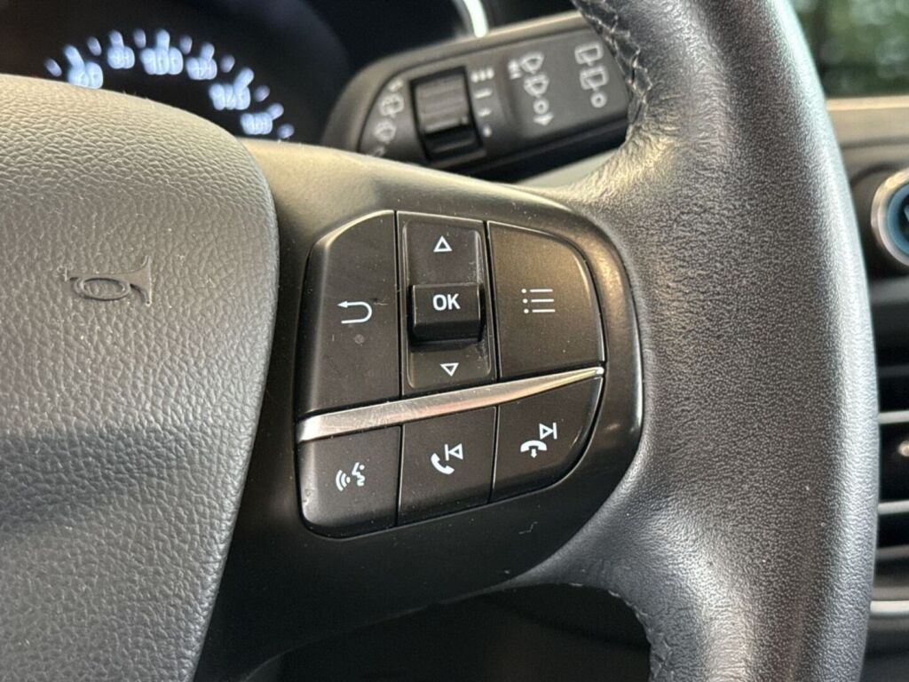 Ford Focus 2019 Sininen