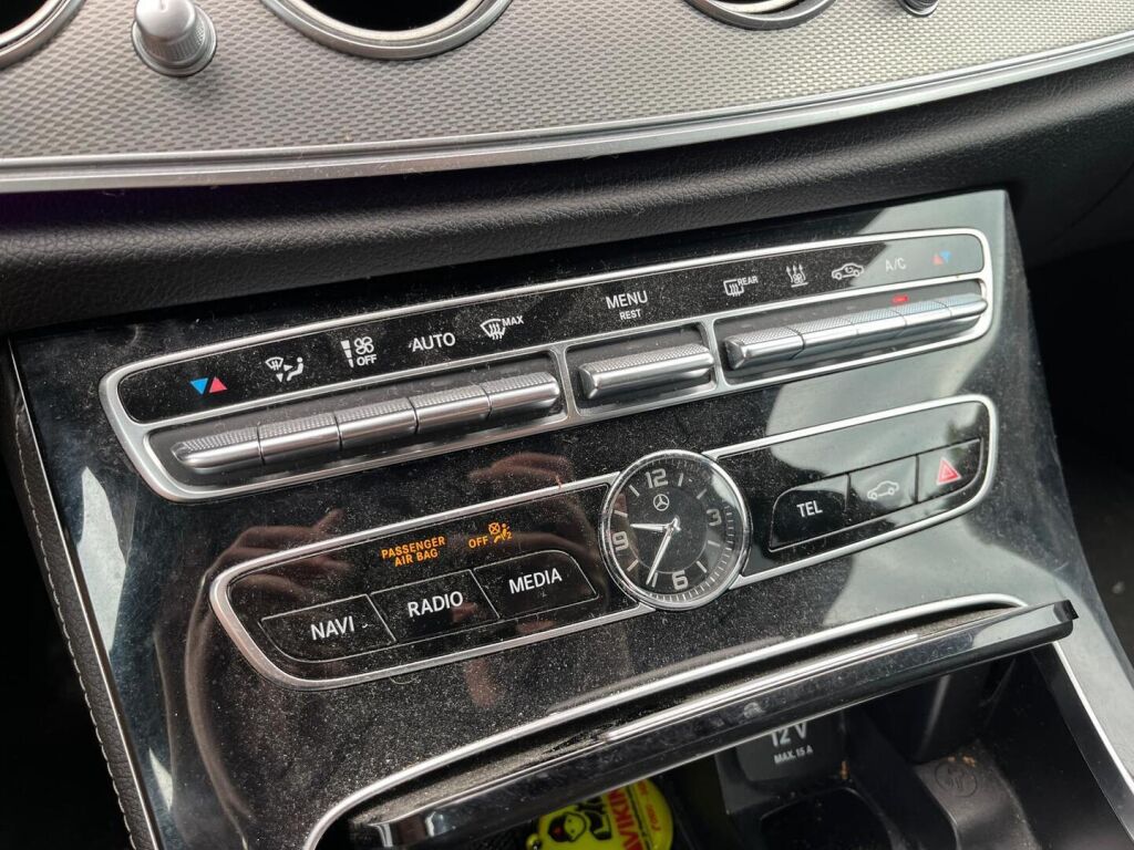 Mercedes-Benz E 2016 Musta