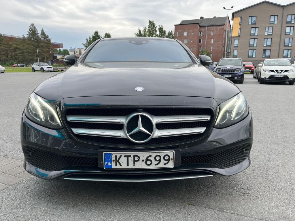 Mercedes-Benz E 2016 Musta