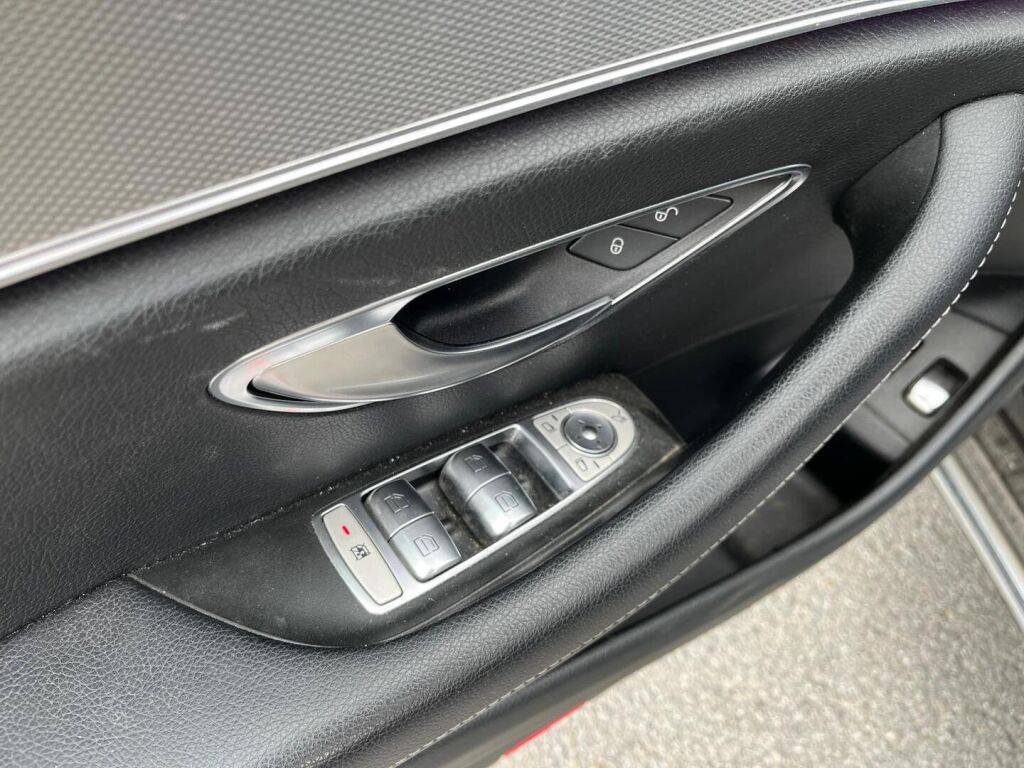 Mercedes-Benz E 2016 Musta