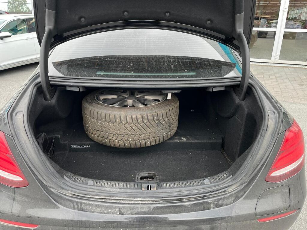 Mercedes-Benz E 2016 Musta