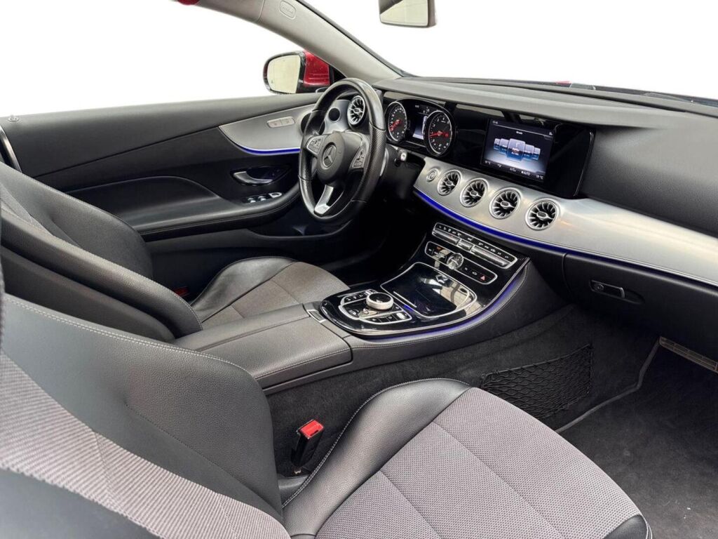 Mercedes-Benz E 2017 Punainen