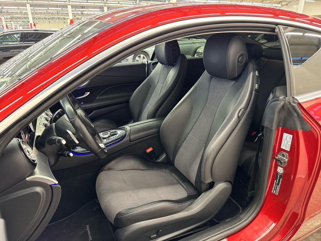 Mercedes-Benz E 2017 Punainen