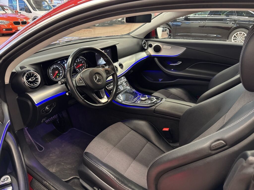Mercedes-Benz E 2017 Punainen