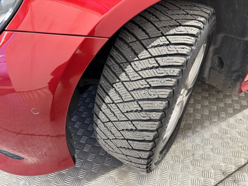 Mercedes-Benz E 2017 Punainen