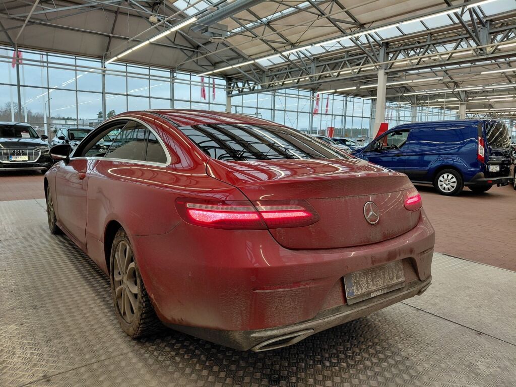 Mercedes-Benz E 2017 Punainen