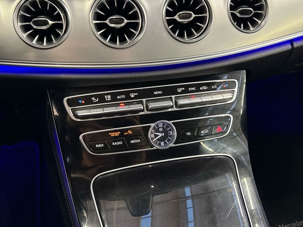 Mercedes-Benz E 2017 Punainen