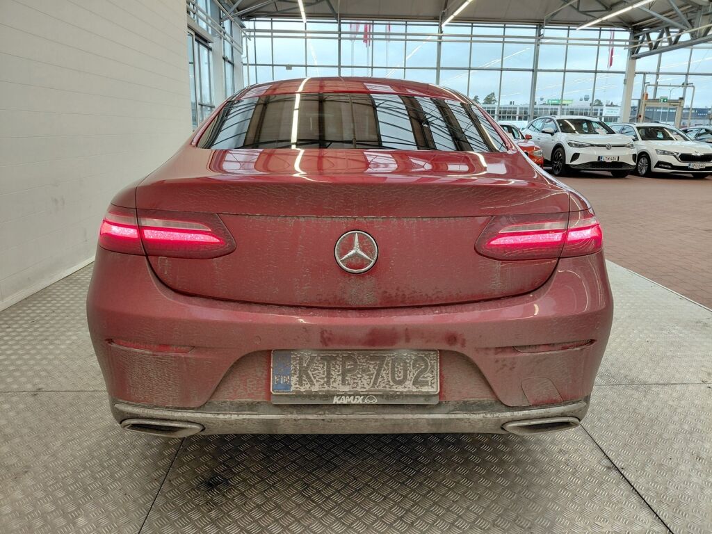 Mercedes-Benz E 2017 Punainen