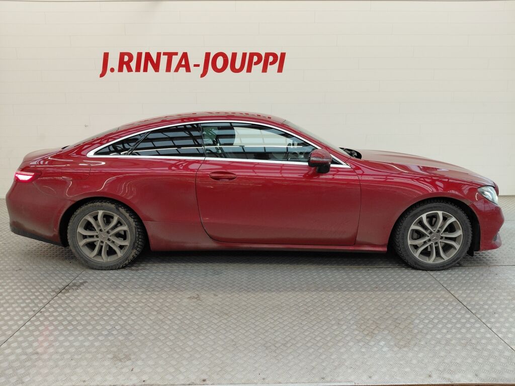 Mercedes-Benz E 2017 Punainen