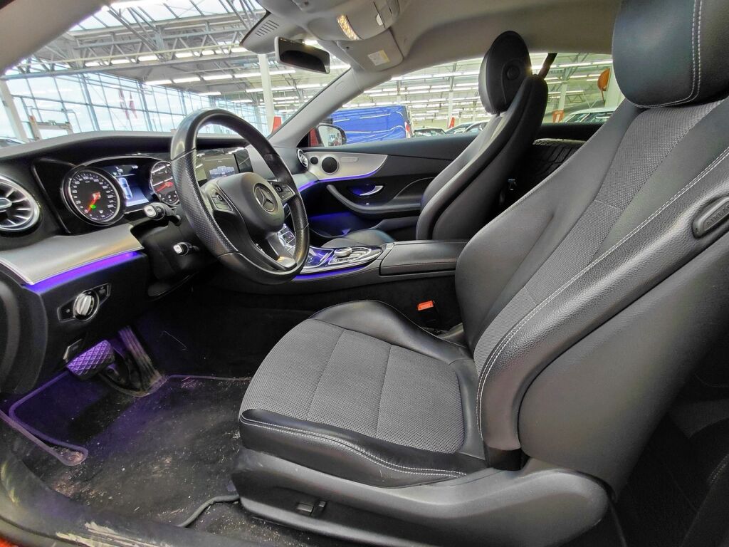 Mercedes-Benz E 2017 Punainen