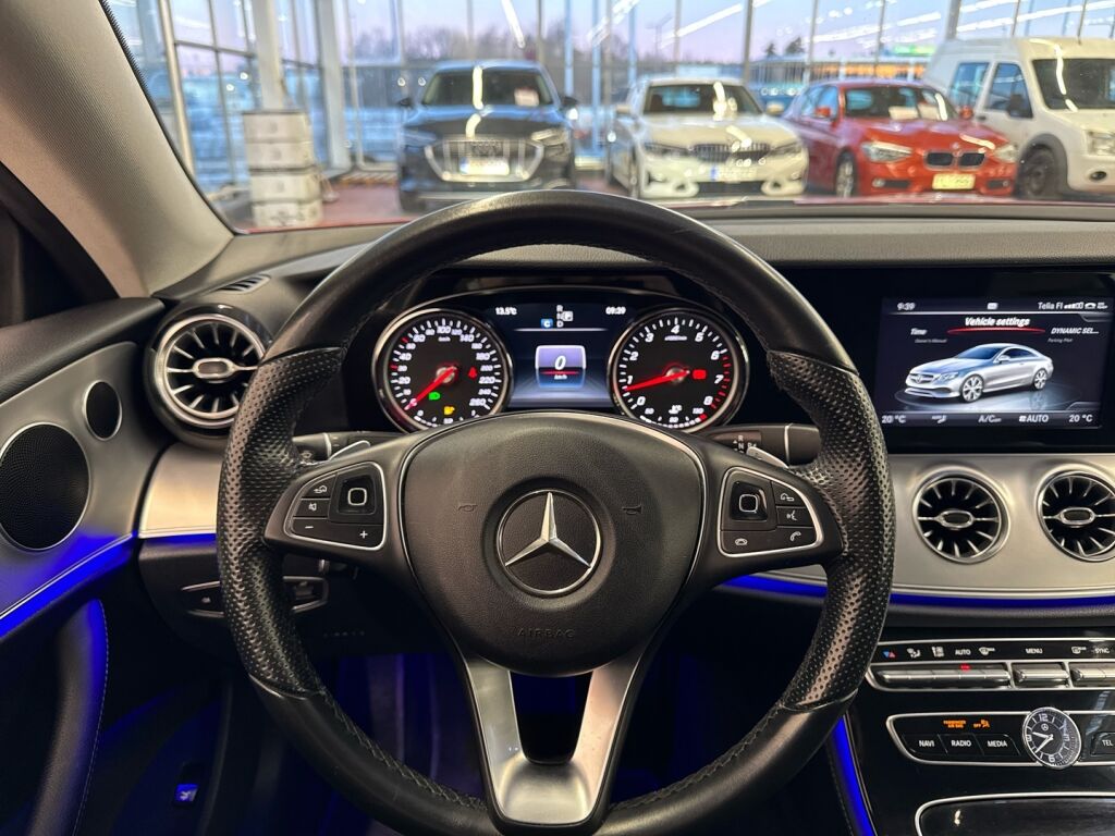 Mercedes-Benz E 2017 Punainen
