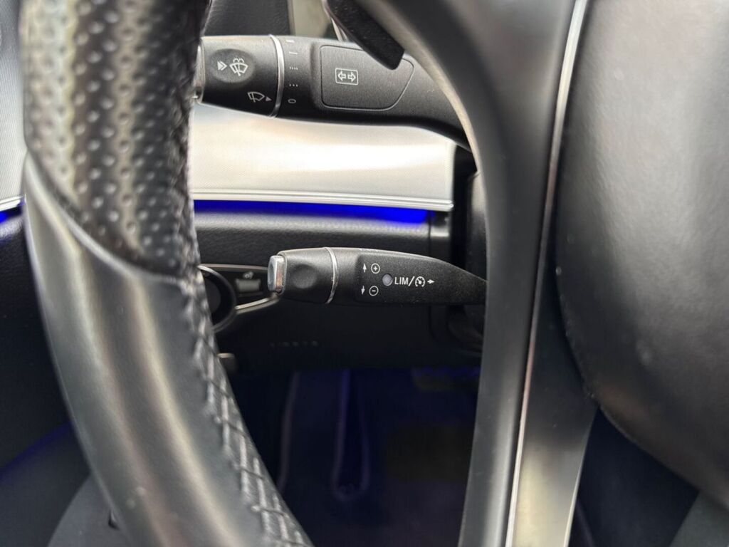 Mercedes-Benz E 2017 Punainen