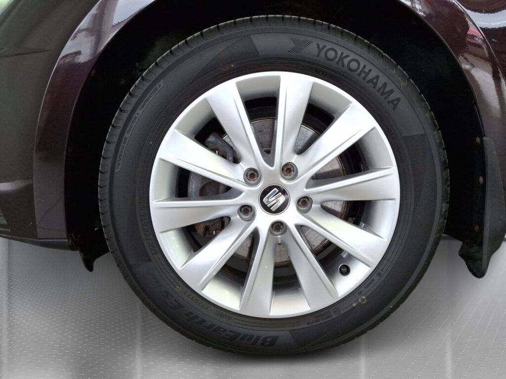 Seat Leon 2019 Violetti