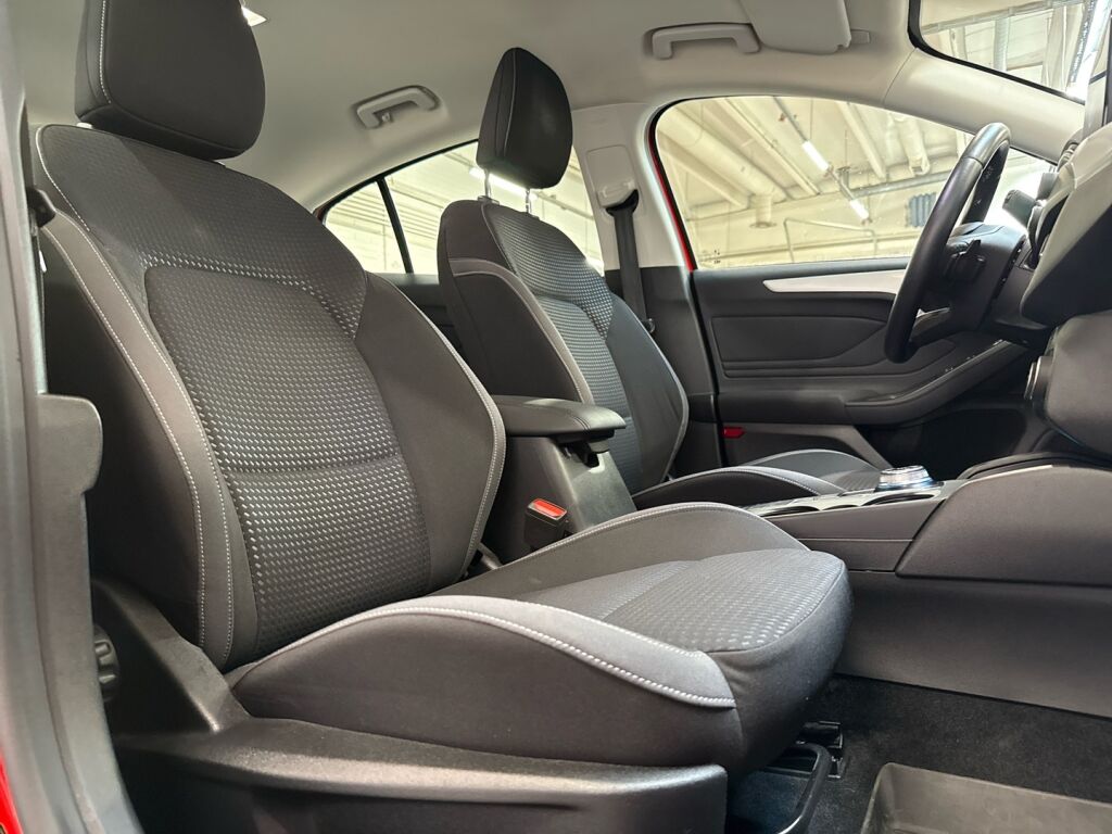 Ford Focus 2019 Punainen