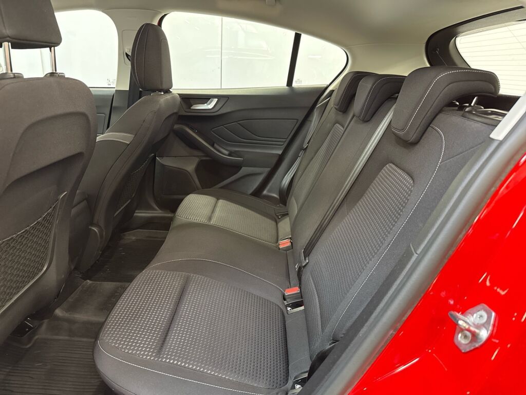 Ford Focus 2019 Punainen