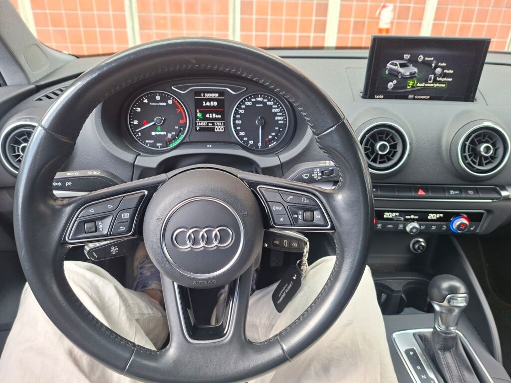 Audi A3 2020 Musta