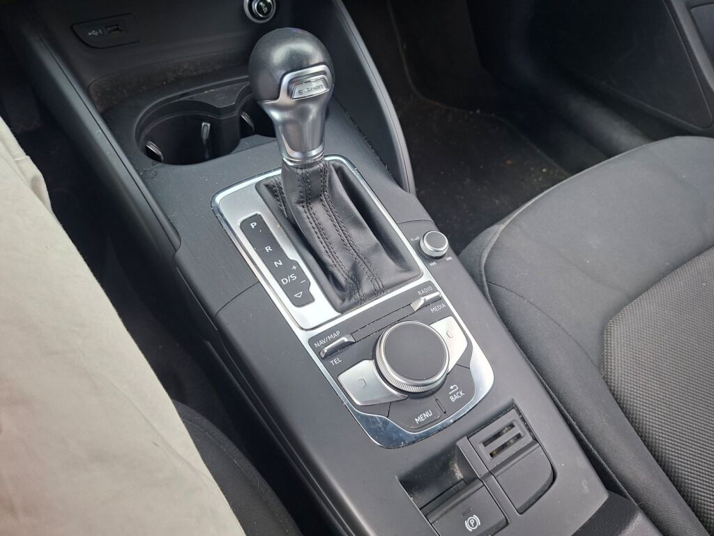 Audi A3 2020 Musta