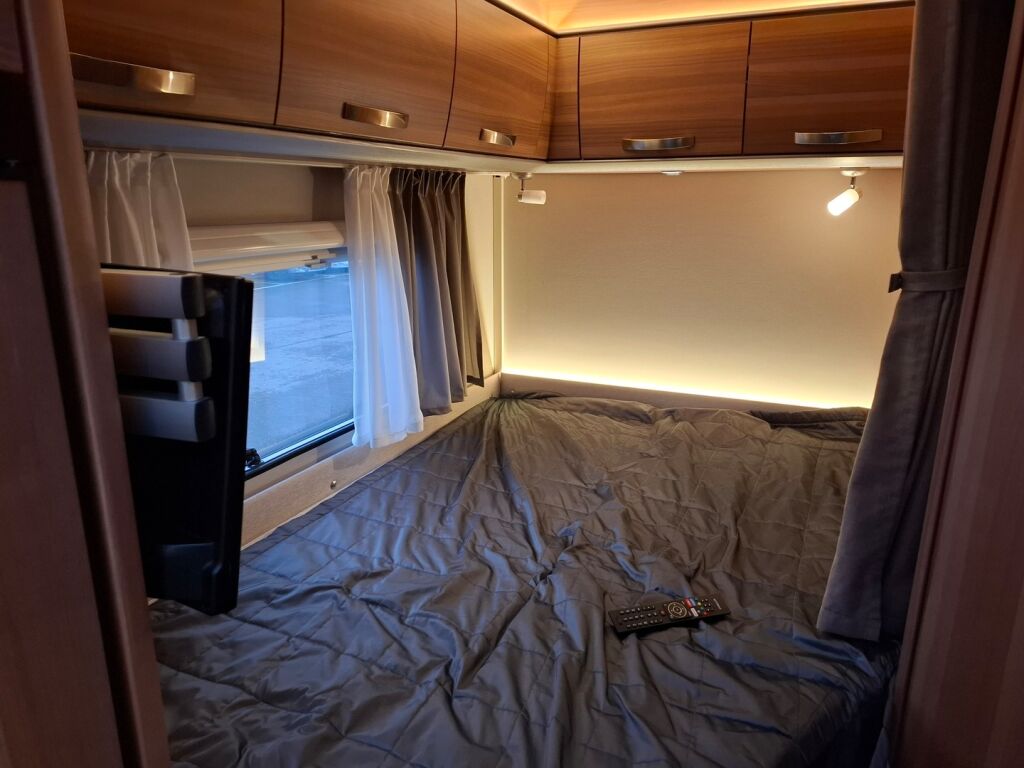 Weinsberg Caraloft 700 2020 Valkoinen