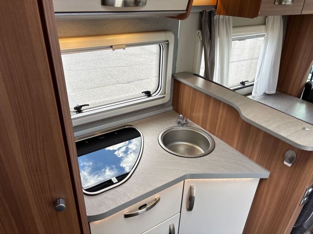 Weinsberg Caraloft 700 2020 Valkoinen