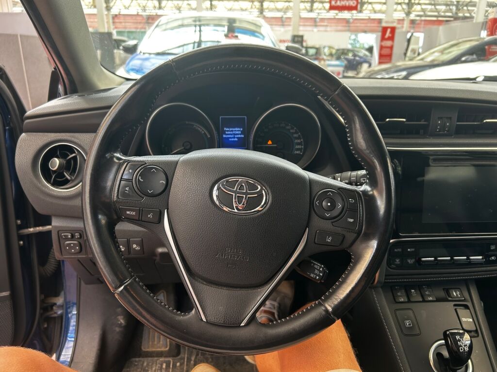 Toyota Auris 2015 Sininen