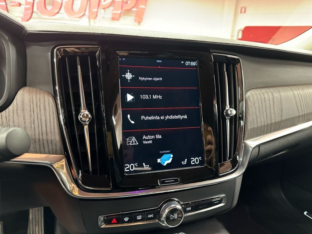 Volvo S90 2021 Musta