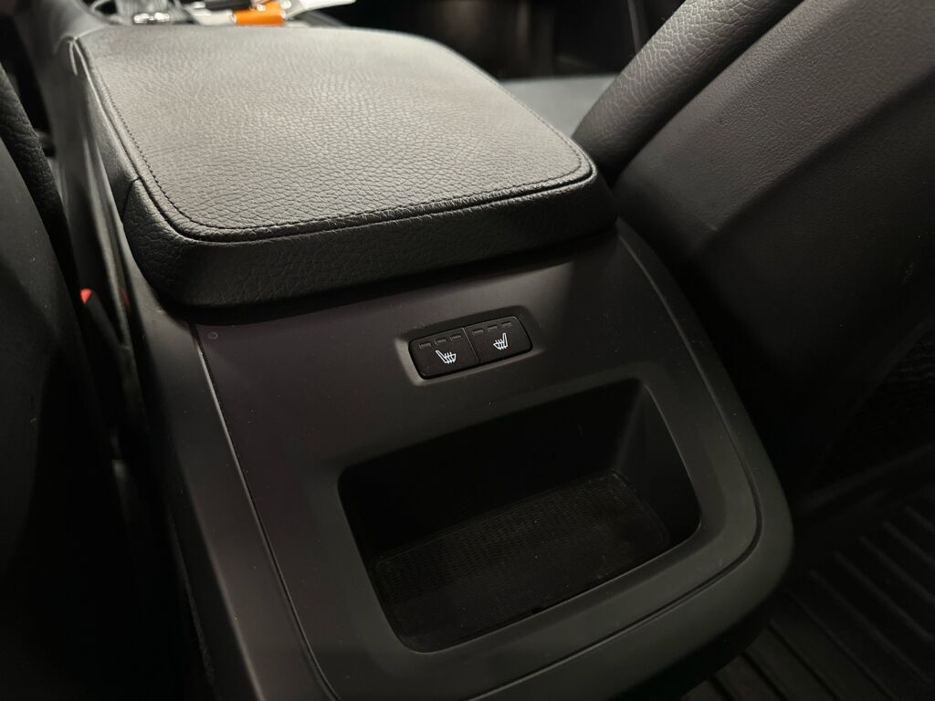 Volvo S90 2021 Musta