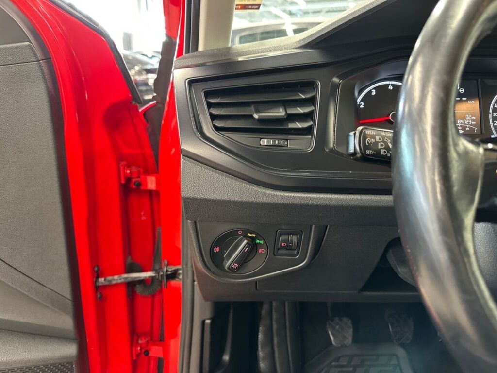 Volkswagen Polo 2020 Punainen