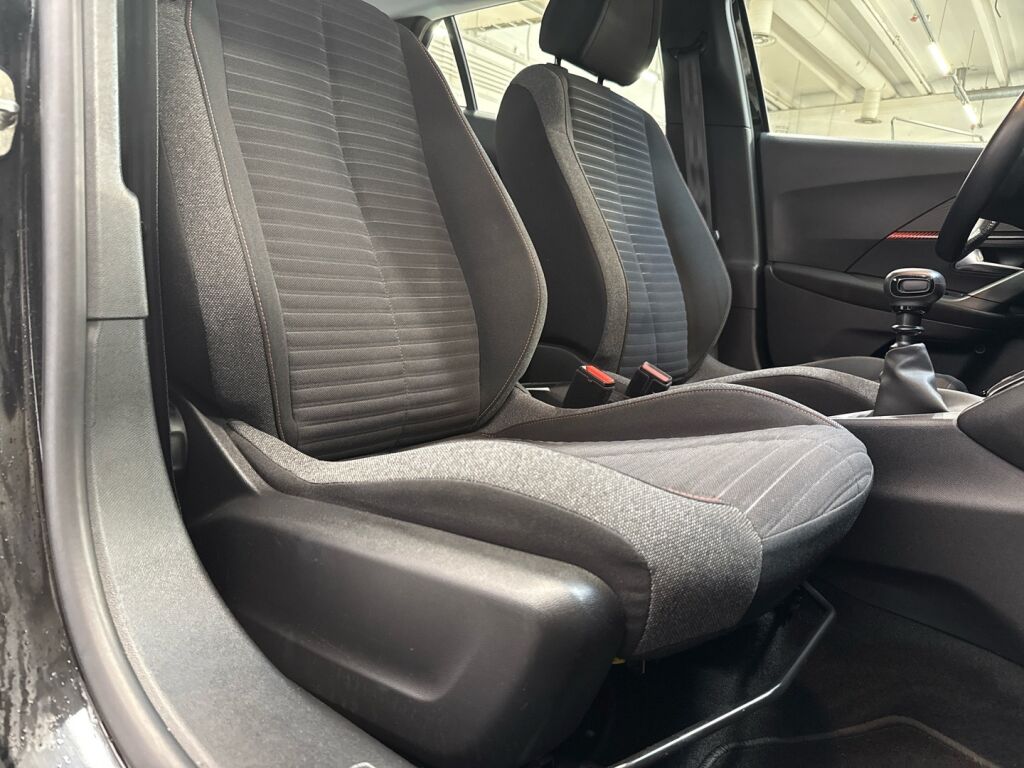 Peugeot 2008 2020 Musta