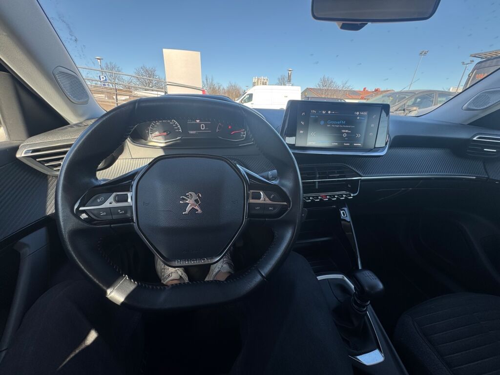 Peugeot 2008 2020 Musta