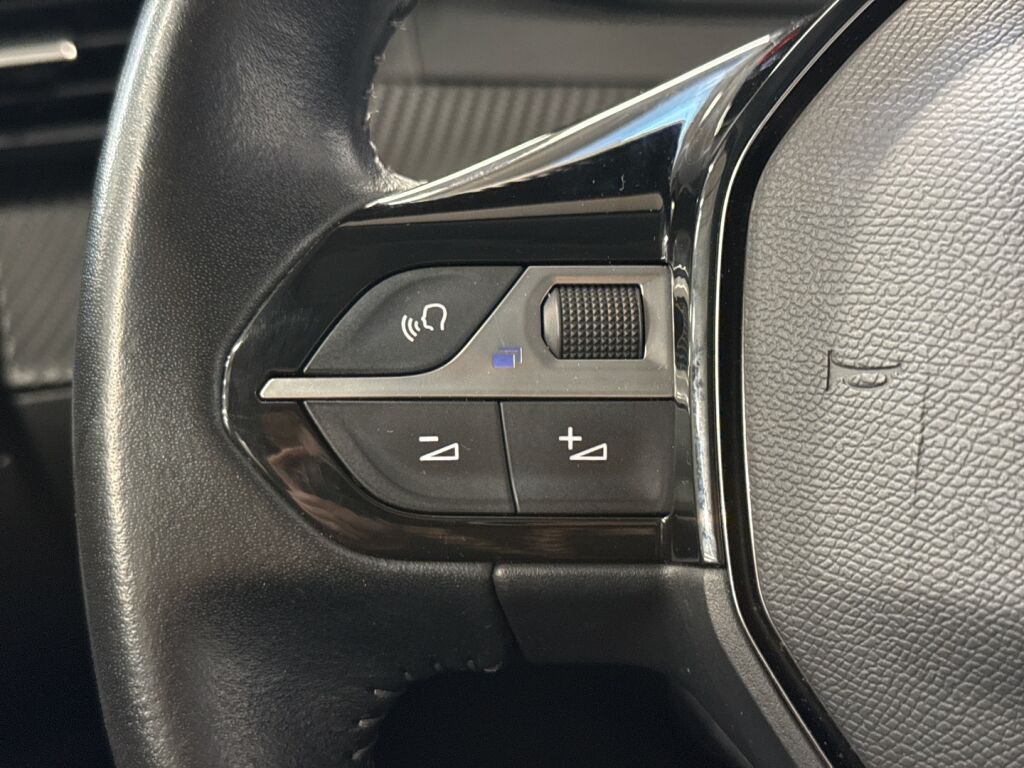 Peugeot 2008 2020 Musta