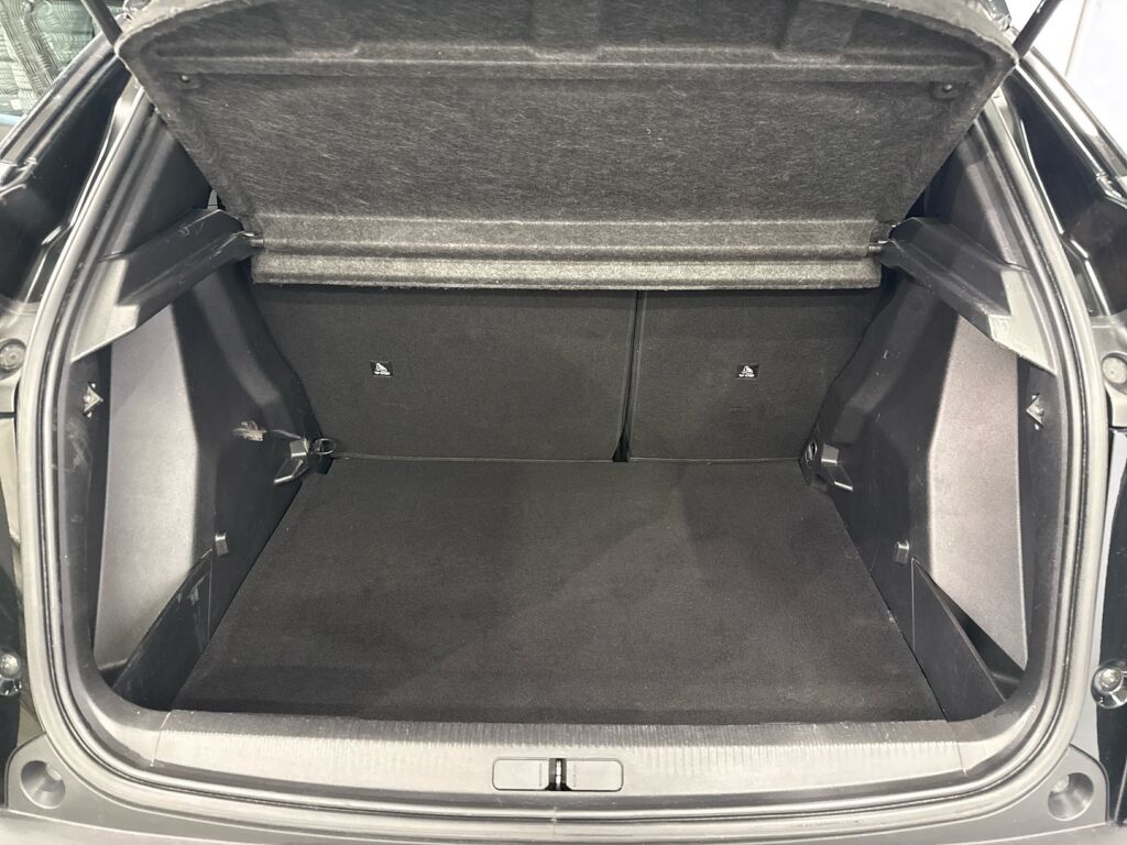 Peugeot 2008 2020 Musta
