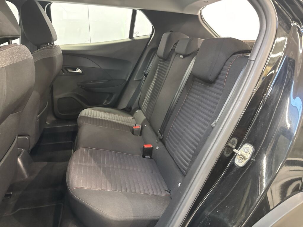 Peugeot 2008 2020 Musta