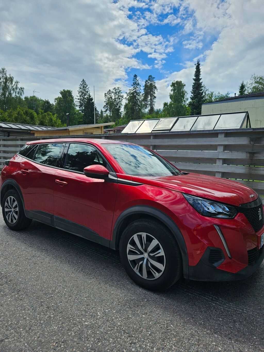 Peugeot 2008 2020 Punainen