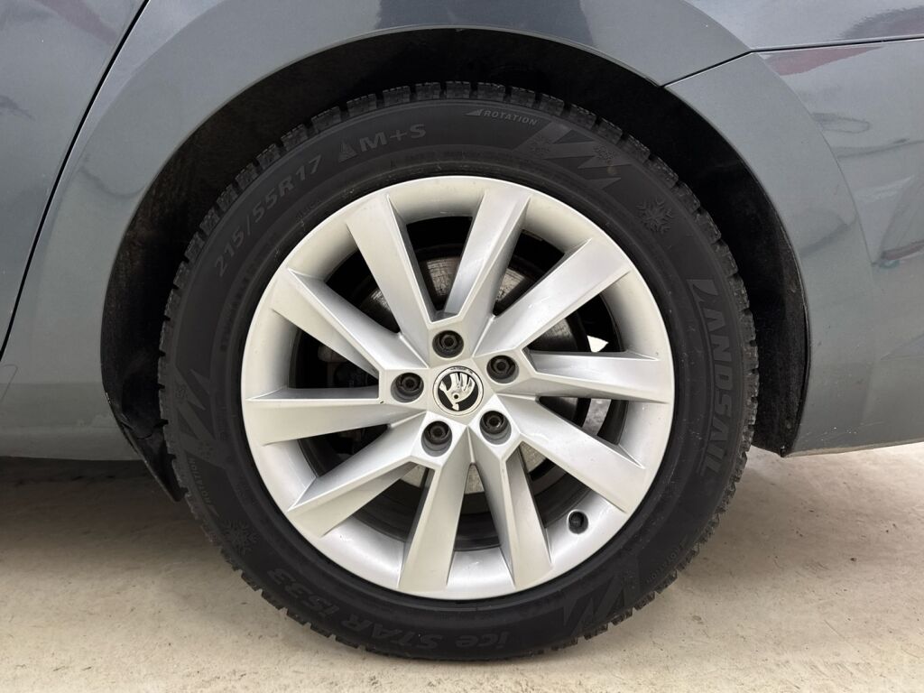 Skoda Superb 2015 Harmaa