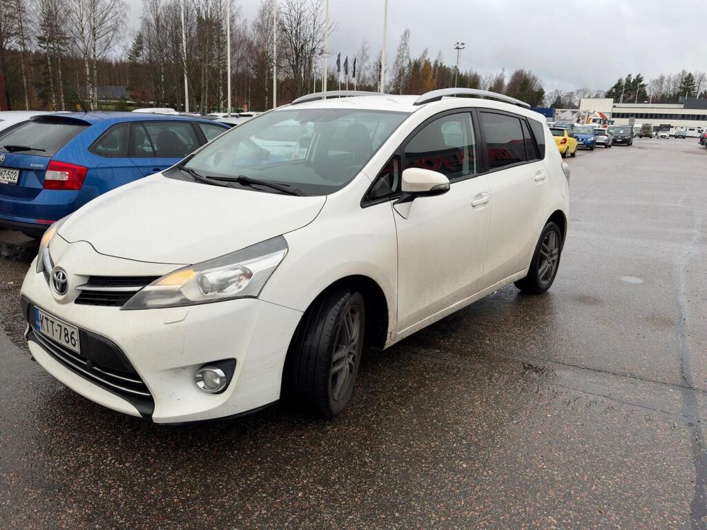 Toyota Verso 2016 Valkoinen