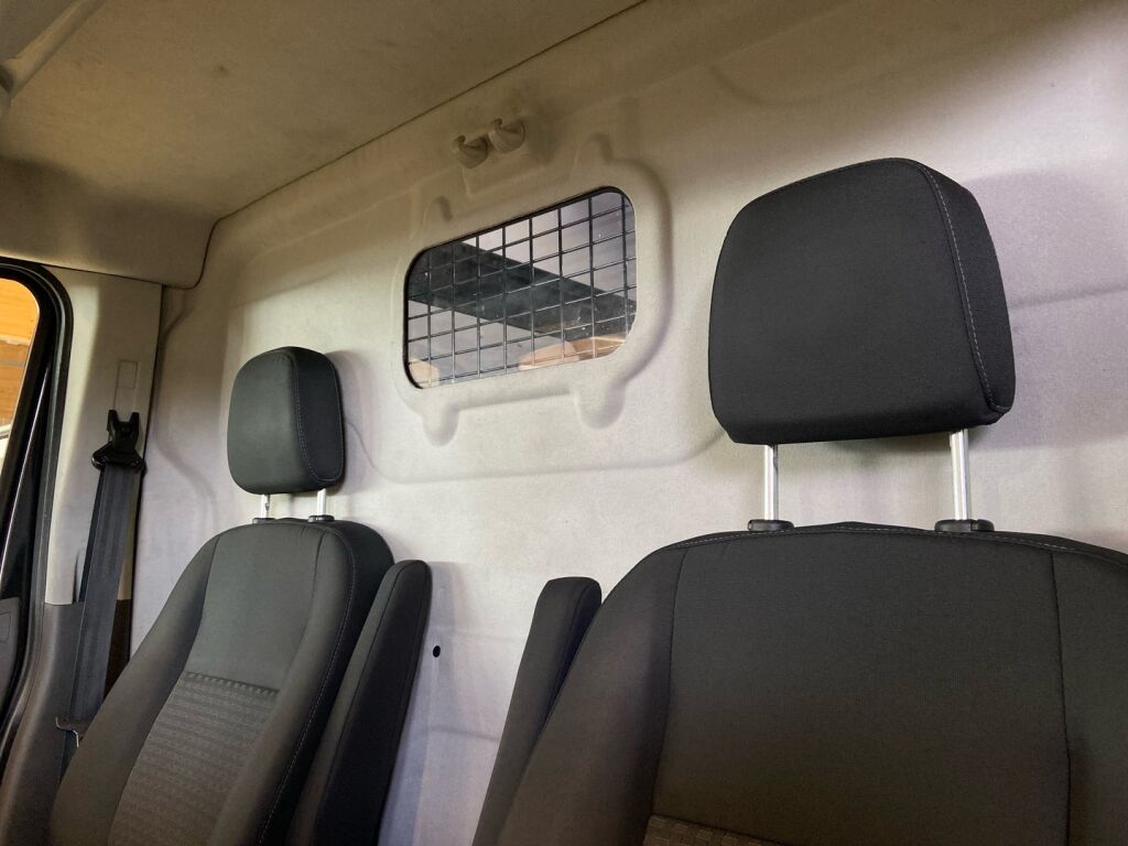 Ford Transit 2021 Musta