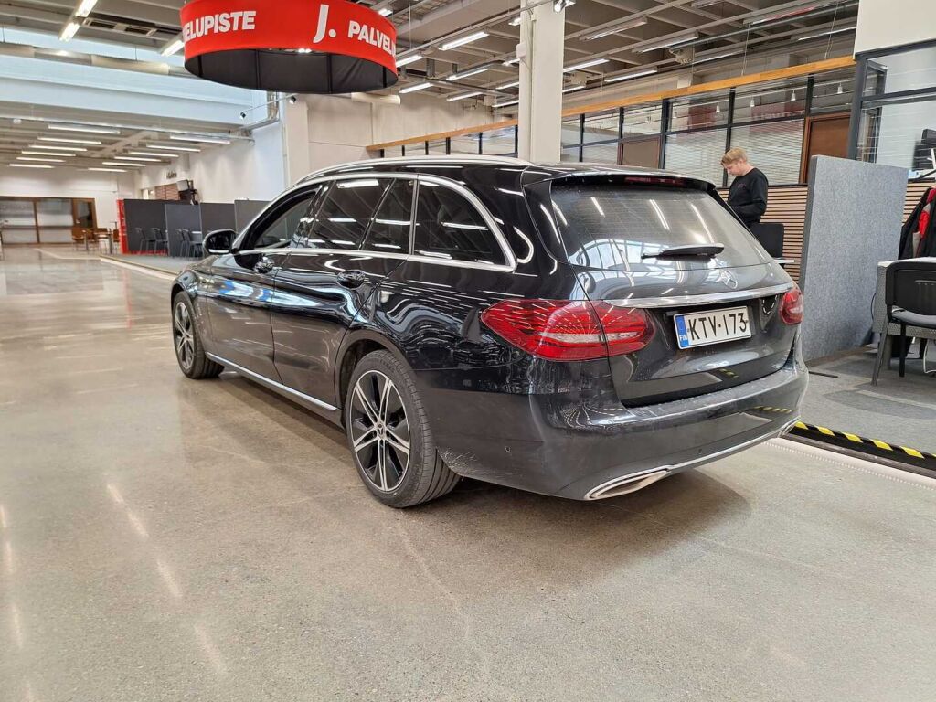 Mercedes-Benz C 2020 Musta