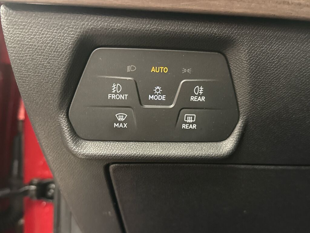 Seat Leon 2021 Punainen