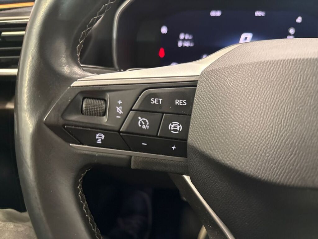 Seat Leon 2021 Punainen