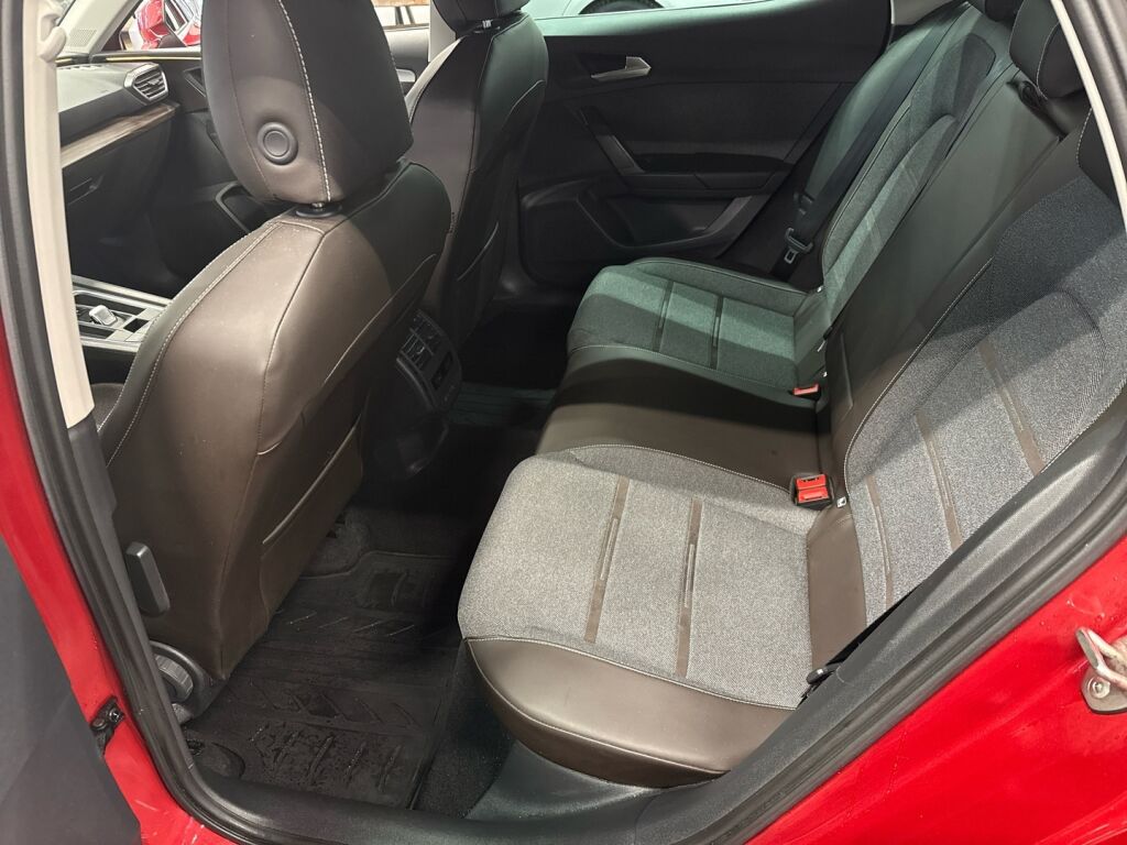 Seat Leon 2021 Punainen