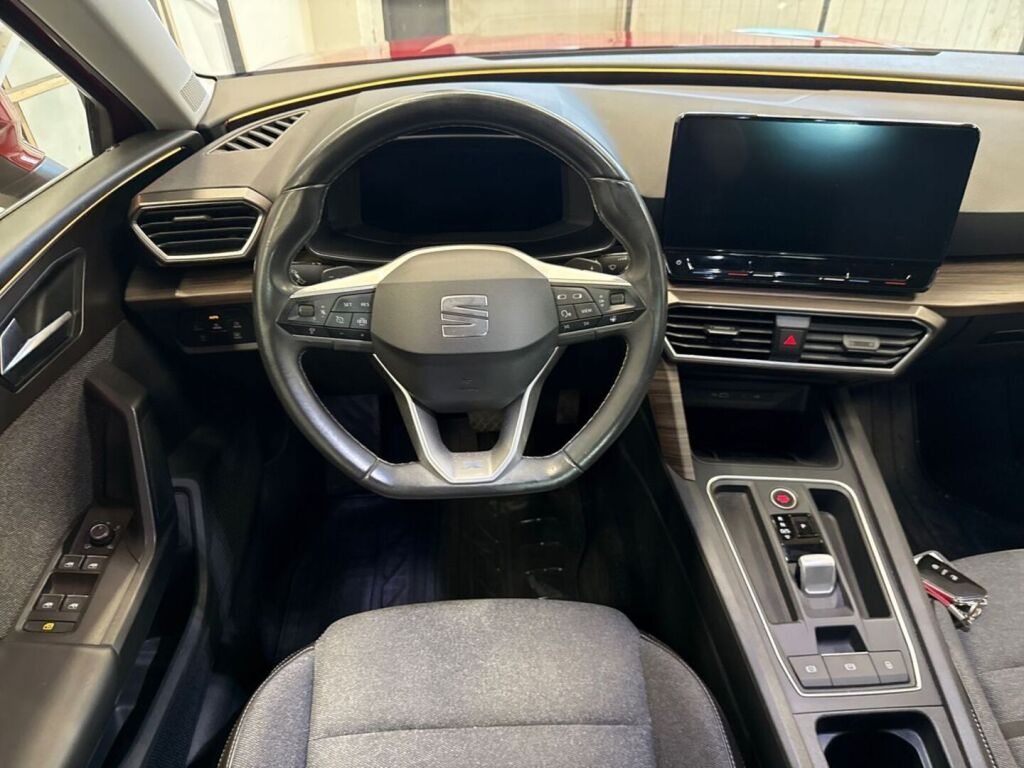 Seat Leon 2021 Punainen